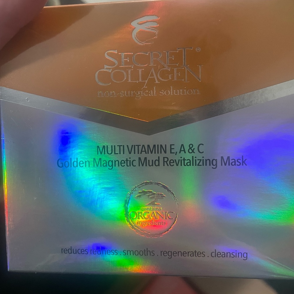 Golden Magnetic Mud Revitalizing Mask
